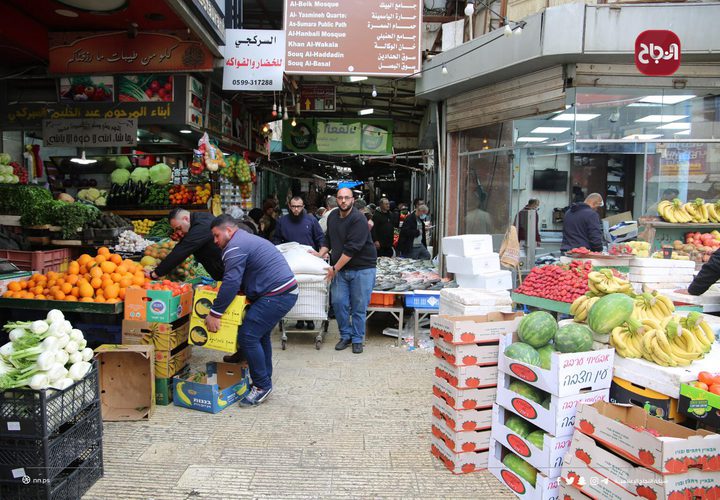 أجواء مدينة نابلس عقب قرار المحافظ بفتح بعض القطاعات