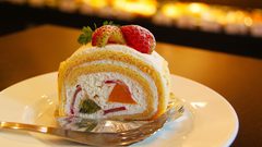 أسباب وطرق السيطرة على الرغبة الشديدة في تناول الحلويات