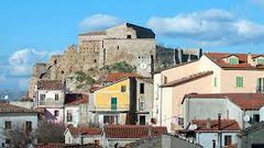 بلدة إيطالية تبيع منازل "الأحلام" بـ1 يورو!