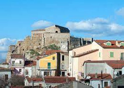 بلدة إيطالية تبيع منازل "الأحلام" بـ1 يورو!