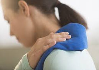 ما علاقة آلام الكتف الأيمن بسرطان الكبد ؟