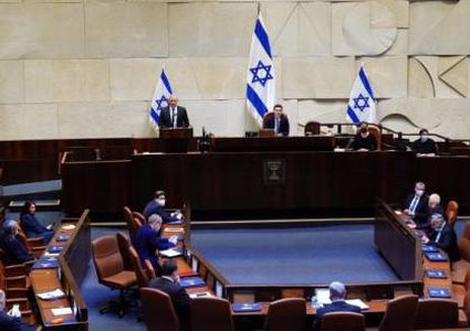 الكنيست تصادق على إلزام العائدين بسوار إلكتروني