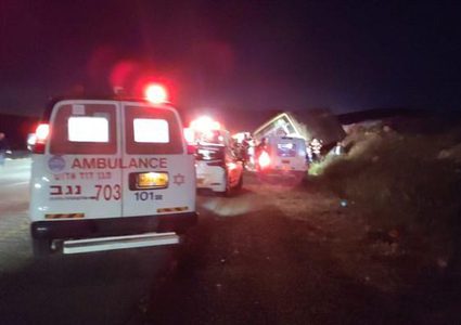 مصرع مواطن و5 إصابات بحادث سير قرب الخليل