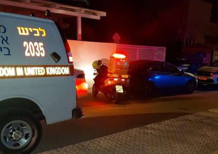 مقتل فتى طعنا على يد والده في الجنوب