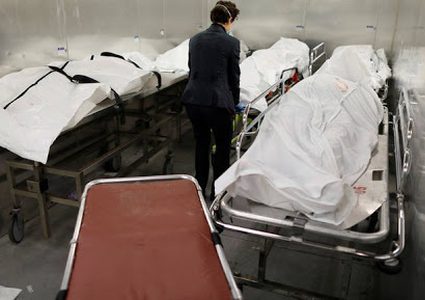 995 حالة وفاة و 51954 إصابة جديدة بكورونا في أمريكا