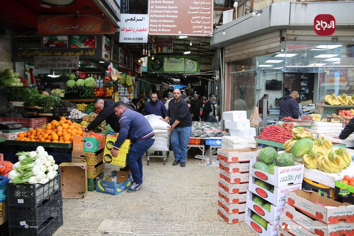 محافظ نابلس: أنا من سمح للمحال بالعمل رغم قراري بالإغلاق