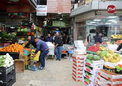 محافظ نابلس: أنا من سمح للمحال بالعمل رغم قراري بالإغلاق