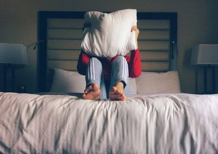 دراسة: مشاكل النوم تزيد من حدة الحزن عند وفاة شخص مقرب