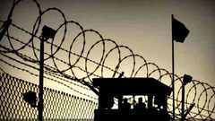 خمسة أسرى يدخلون أعواماً جديدة وأحكام وتمديد اعتقال وإفراجات