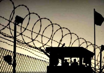 خمسة أسرى يدخلون أعواماً جديدة وأحكام وتمديد اعتقال وإفراجات