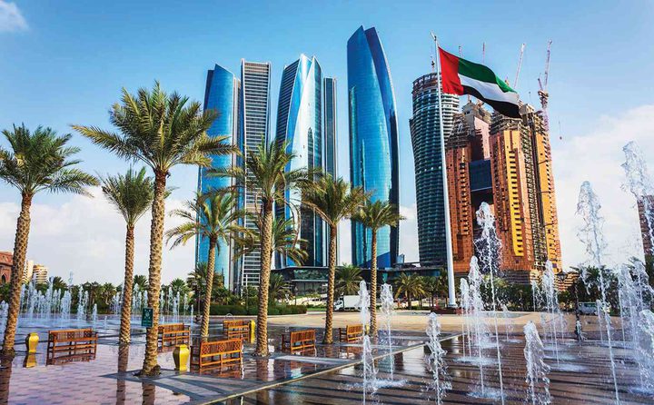 حاكم دبي يقر تصريح إقامة العمل الافتراضي