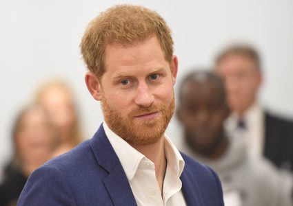 الأمير هاري يهدي مقدمة كتابه لأبناء ضحايا فيروس كورونا