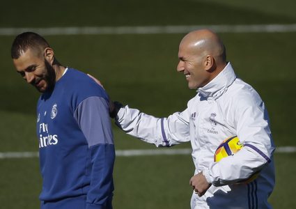 زيدان: لا أفهم لماذا لا يمثل بنزيما فرنسا