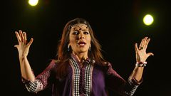 أصالة نصري تفاجئ الجميع بدخولها المستشفى