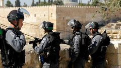 الاحتلال يعتقل شابين من العيسوية بالقدس