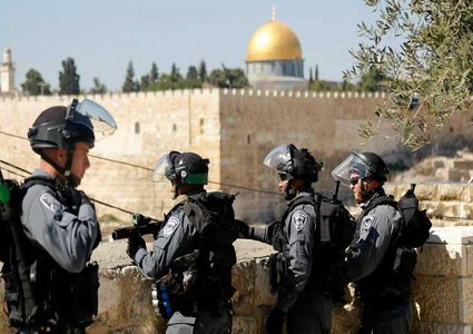 الاحتلال يعتقل شابين من العيسوية بالقدس