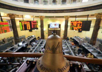 بورصة مصر تهوى وتخسر مليارات الجنيهات