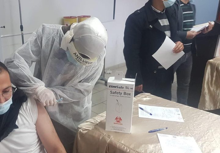 ‏‎الكوادر الطبية في مجمع فلسطين الطبي برام الله تتلقى لقاح #كورونا