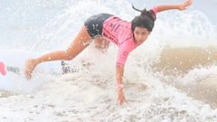 البرق يقتل راكبة أمواج خلال تدربها للألعاب الأولمبية