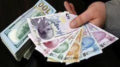 كبير أئمة مسجد آيا صوفيا يتدخل لدعم العملة التركية