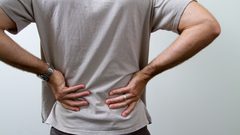 تحذير.. الضغوطات النفسية تسبب الشعور بآلام الظهر