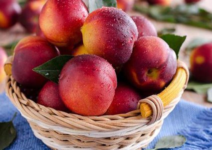 فوائد الخوخ.. وقاية من السمنة وأمراض القلب