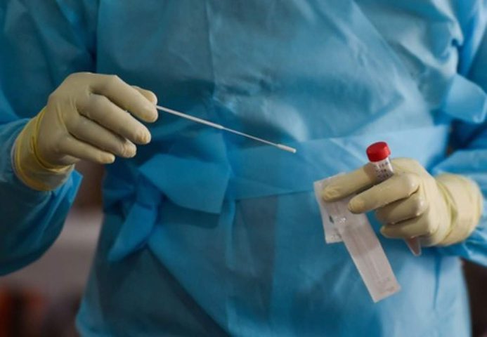 تطوير اختبار مسحة الأنف للكشف عن كورونا في المنزل