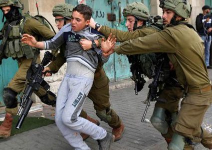 الاحتلال ينكل بالطفل نور الدين عبيد أثناء اعتقاله واستجوابه