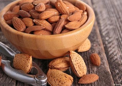 ما هي فوائد اللوز للريجيم ؟