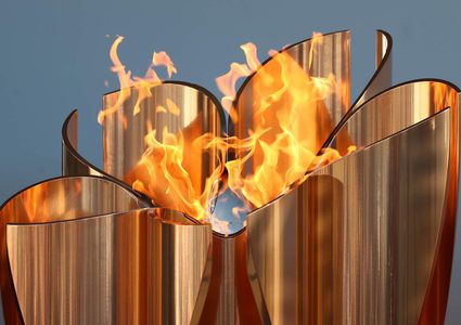 بدون احتفالات جماهيرية..انطلاق رحلة الشعلة الأولمبية من فوكوشيما