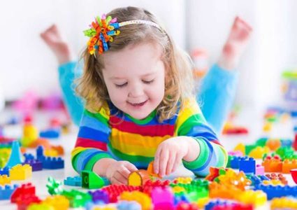 دراسة هندية تكشف سرًا "علميا" تجعلك محببًا لكل الأطفال