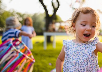 تعرفوا على السر الذي يجعلك المفضل للأطفال