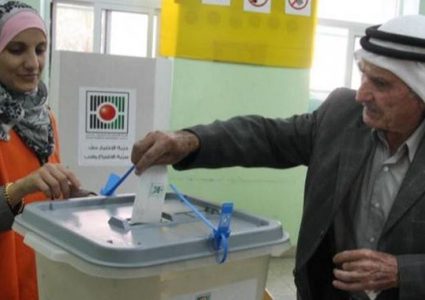 صحيفة: حكومة الاحتلال قررت عدم التدخل بالانتخابات الفلسطينية