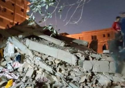 ارتفاع حصيلة ضحايا عقار جسر السويس في مصر إلى 18 شخصا