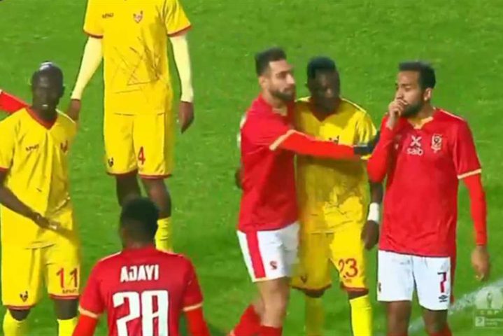 الأهلي يشكو رمضان صبحي لـ"فيفا" ويوقع عقوبة مالية جديدة على كهربا
