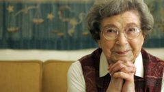 وفاة "الأسطورة الحية" الروائية بيفرلي كليري عن 104 أعوام