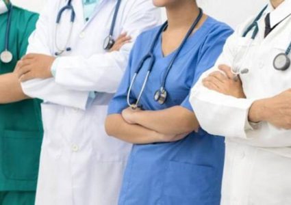 11452 طبيبا بشريا بمختلف التخصصات في فلسطين