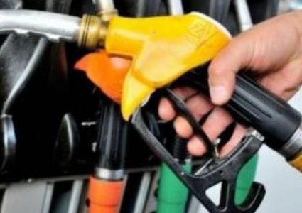 لتر البنزين سيتجاوز 6 شيكل في اسرائيل