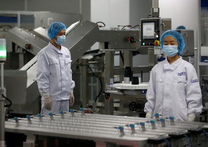 الصين: هناك احتمالات لتسرب فايروس كورونا من مختبر أمريكي