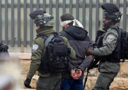قوات الاحتلال تعتقل شابين من رام الله