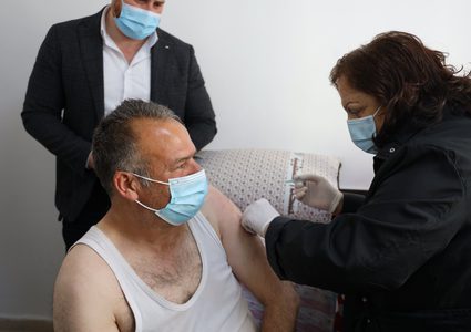 الصحة: بدء تطعيم ذوي الأسرى في محافظة رام الله والبيرة