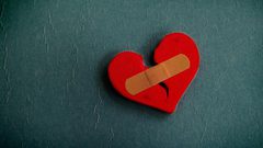 دراسة حديثة تحذر من تأثير الأزمات العاطفية على القلب والدماغ