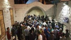 إصابة مواطن خلال اقتحام الاحتلال ومستوطنيه "مقام يوسف"