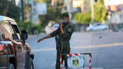 بدء سريان الاغلاق الجزئي و منع حركة المركبات في غزة