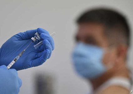 ما الذي يسبب الآثار الجانبية للقاحات "كوفيد-19"؟