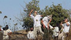 نابلس: مستوطنون يعتدون على المزارعين في قرية جالود