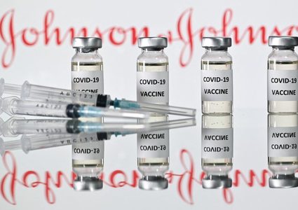 جونسون آند جونسون تختبر لقاحها على الشباب