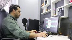 فلسطيني يطوف بحنجرته  بقاع العالم