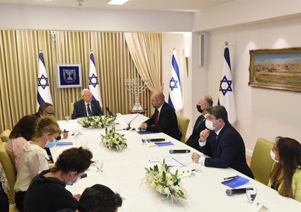 ريفلين يبدأ مشاورات التوصية لتعيين رئيس الحكومة المقبلة