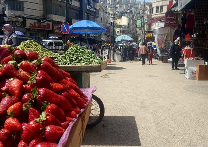 حركة شرائية ضعيفة في أسواق نابلس قبيل رمضان
